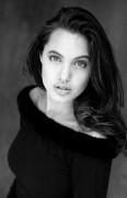 Анджелина Джоли (Angelina Jolie) Michel Clement Photoshoot, 1991 (29xHQ) 28c33f367506853