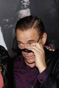 Жан-Клод Ван Дамм (Jean-Claude Van Damme) Premiere of The Expendables 2 at Grauman's Chinese Theatre in Los Angeles,15.08.2012 - 77хHQ 8ac0fc371204521