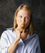 Рене Зеллвегер (Renée Zellweger) photoshoot 2000 - 7xHQ C76bc0374309032