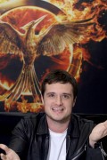 Джош Хатчерсон - The Hunger Games Mockingjay Part 1 press conference portraits by Munawar Hosain, London, 11.10.2014 (21xHQ) B4e183380436827