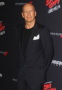 Брюс Уиллис (Bruce Willis) Sin City A Dame to Kill For Premiere, TCL Chinese Theater, 2014 - 70xHQ 1994a1381275179