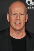 Брюс Уиллис (Bruce Willis) Sin City A Dame to Kill For Premiere, TCL Chinese Theater, 2014 - 70xHQ 8d39bb381274750