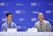 Брюс Уиллис (Bruce Willis) Looper Press Conference during the 2012 Toronto International Film Festival in Toronto,06.09.2012 - 41xHQ 8d7937381288178