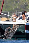 Тейлор Свифт (Taylor Swift) on a boat, Maui, Hawaii, 2015.1.24 (57xHQ) 55c154386396888