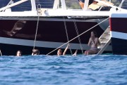 Тейлор Свифт (Taylor Swift) on a boat, Maui, Hawaii, 2015.1.24 (57xHQ) F1e24a386396914