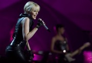 Кайли Миноуг (Kylie Minogue) performs at the Nobel Peace Prize Concert (35xHQ) 171daa390111228