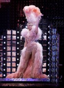 Кайли Миноуг (Kylie Minogue) Showgirl Homecoming Tour (25xHQ) 9a6bba390111461