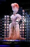 Кайли Миноуг (Kylie Minogue) Showgirl Homecoming Tour (25xHQ) C79b19390111505