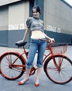 Зои Дешанель (Zooey Deschanel) Diego Uchitel Photoshoot 2003 (7xНQ) 6585ff390429638