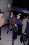 Мел Гибсон (Mel Gibson) wearing sunglasses, and wife Robyn. (Photo by David Mcgough) 6xMQ Ae3c0c394013570