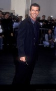 Мэл Гибсон (Mel Gibson) MTV Movie Awards - September 7, 1993 (MQ) 352a1d395634859