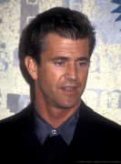 Мэл Гибсон (Mel Gibson) MTV Movie Awards - September 7, 1993 (MQ) 877f68395634870
