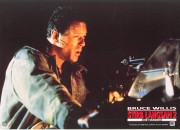 Крепкий орешек 2 / Die Hard 2 (Брюс Уиллис, 1990)  7a8b6b397145693