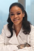 Рианна (Rihanna) Home Press Conference, Mandarin Oriental Hotel, New York City, 3.14.2015 (53xHQ) (4xHQ) 6198d5398648261