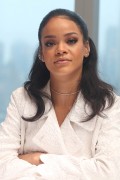 Рианна (Rihanna) Home Press Conference, Mandarin Oriental Hotel, New York City, 3.14.2015 (53xHQ) (4xHQ) 94fdbd398648205