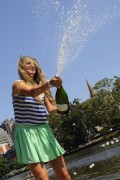Виктория Азаренко (Victoria Azarenka) Australian Open Champion Photocall (Melbourne, 29.01.2012) (60xHQ) 090d08519771166