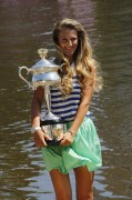 Виктория Азаренко (Victoria Azarenka) Australian Open Champion Photocall (Melbourne, 29.01.2012) (60xHQ) 9ca2a8519770662