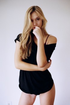 http://thumbnails111.imagebam.com/29934/43ba9f299332303.jpg