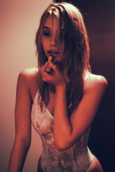 http://thumbnails111.imagebam.com/31861/89fe40318604149.jpg